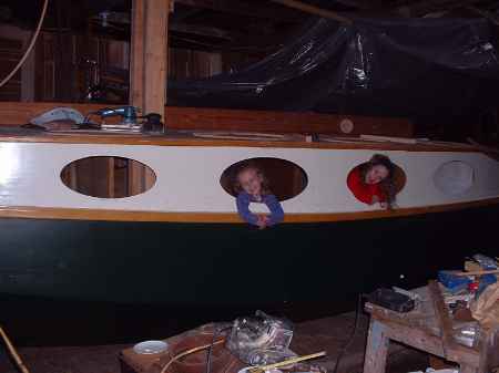 The out West Picara has its roof and some major sail rig bits done: